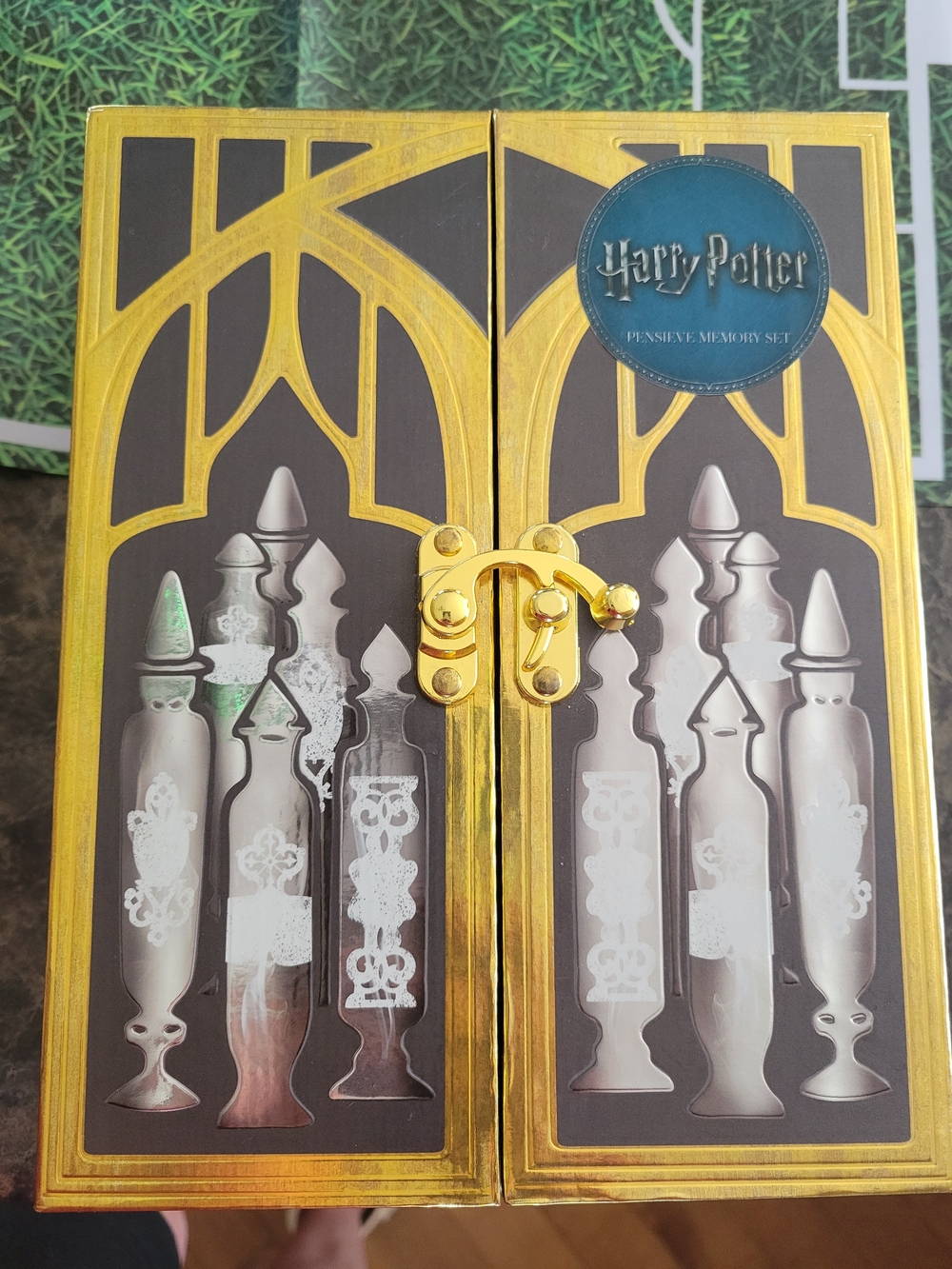 Harry Potter Pensieve Memory Set – Gold and Black Decorative Box